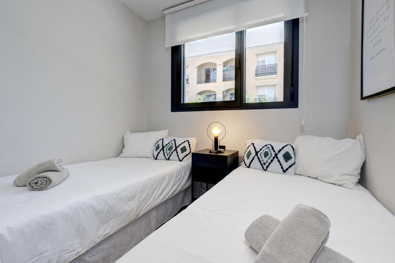 Stylish 2 Bedroom Apartment In Estepona Old Town Екстериор снимка