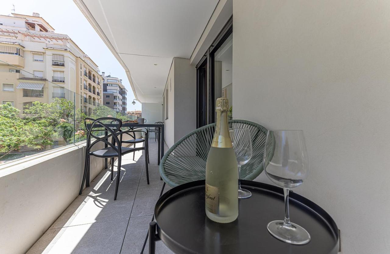 Stylish 2 Bedroom Apartment In Estepona Old Town Екстериор снимка